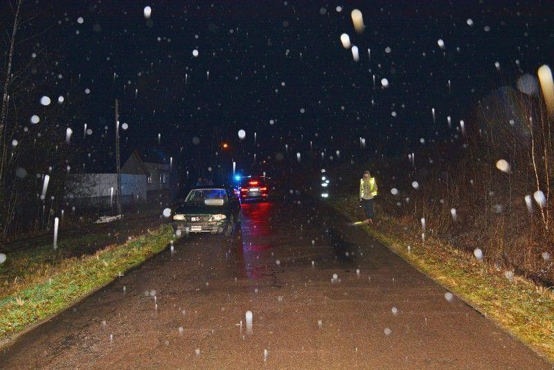 10-latka potrącona przez osobówkę