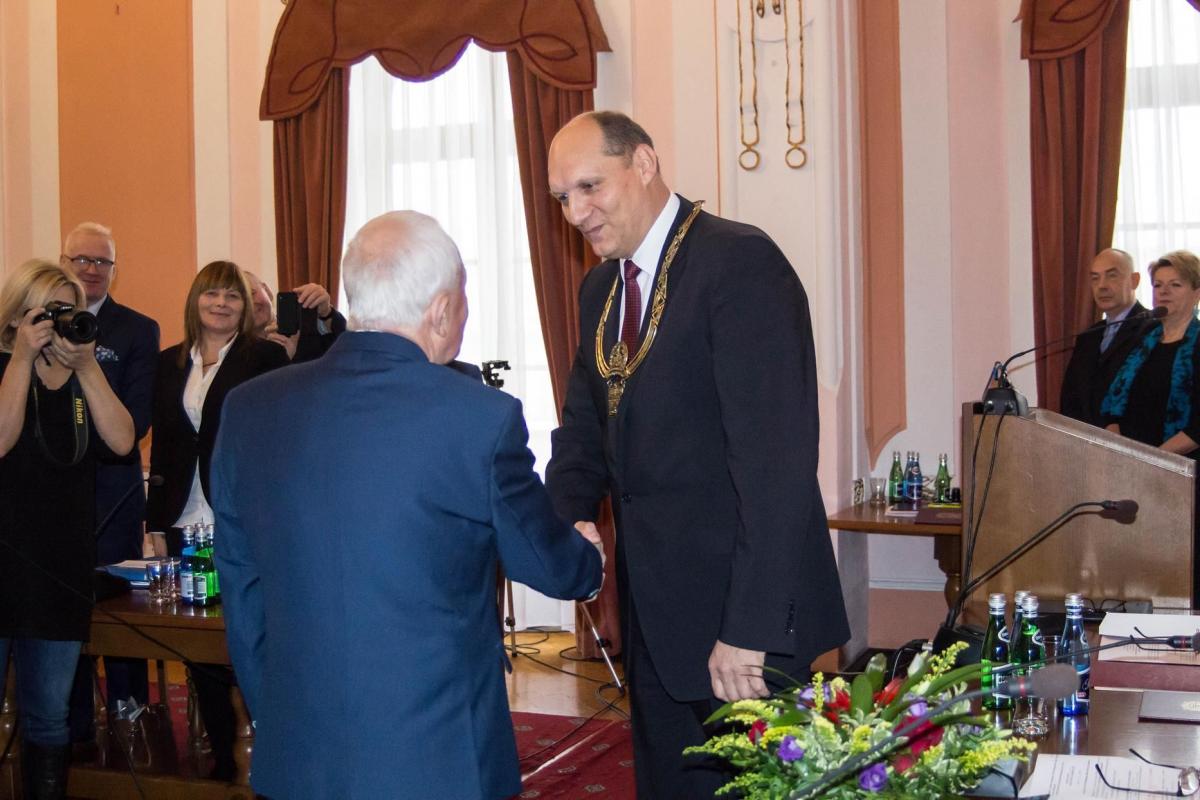 Nowe rozdanie, trochę wzruszeń i drobna niespodzianka