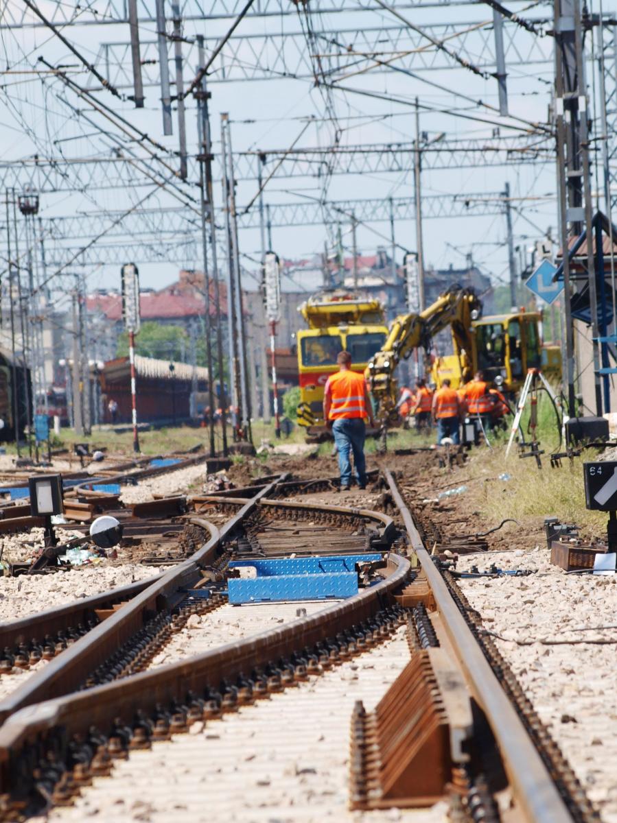 Modernizują przejazdy kolejowo-drogowe. Ma być bezpieczniej na torach