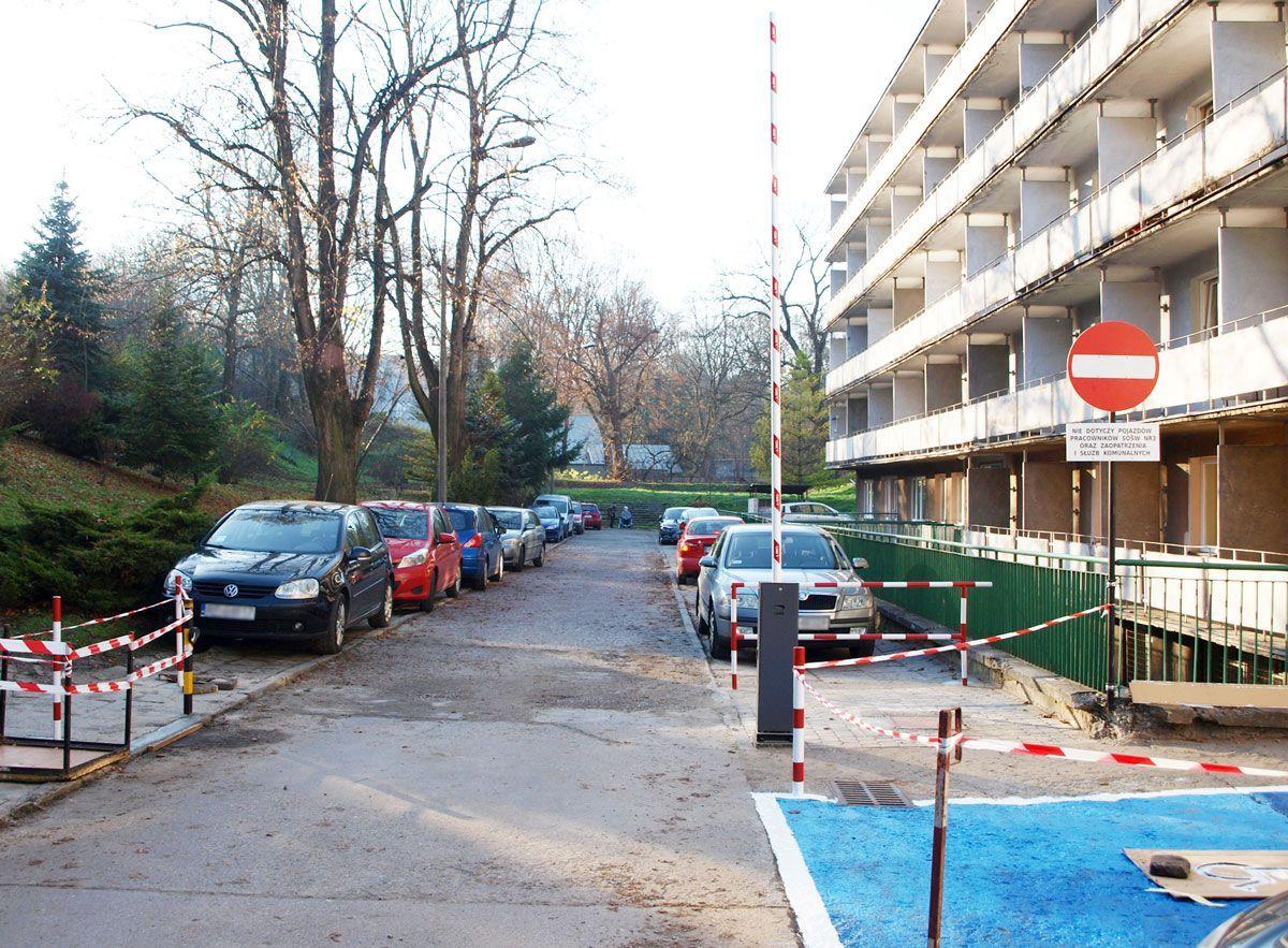 Boje o parking, czyli kto kogo chce zrobić na szaro