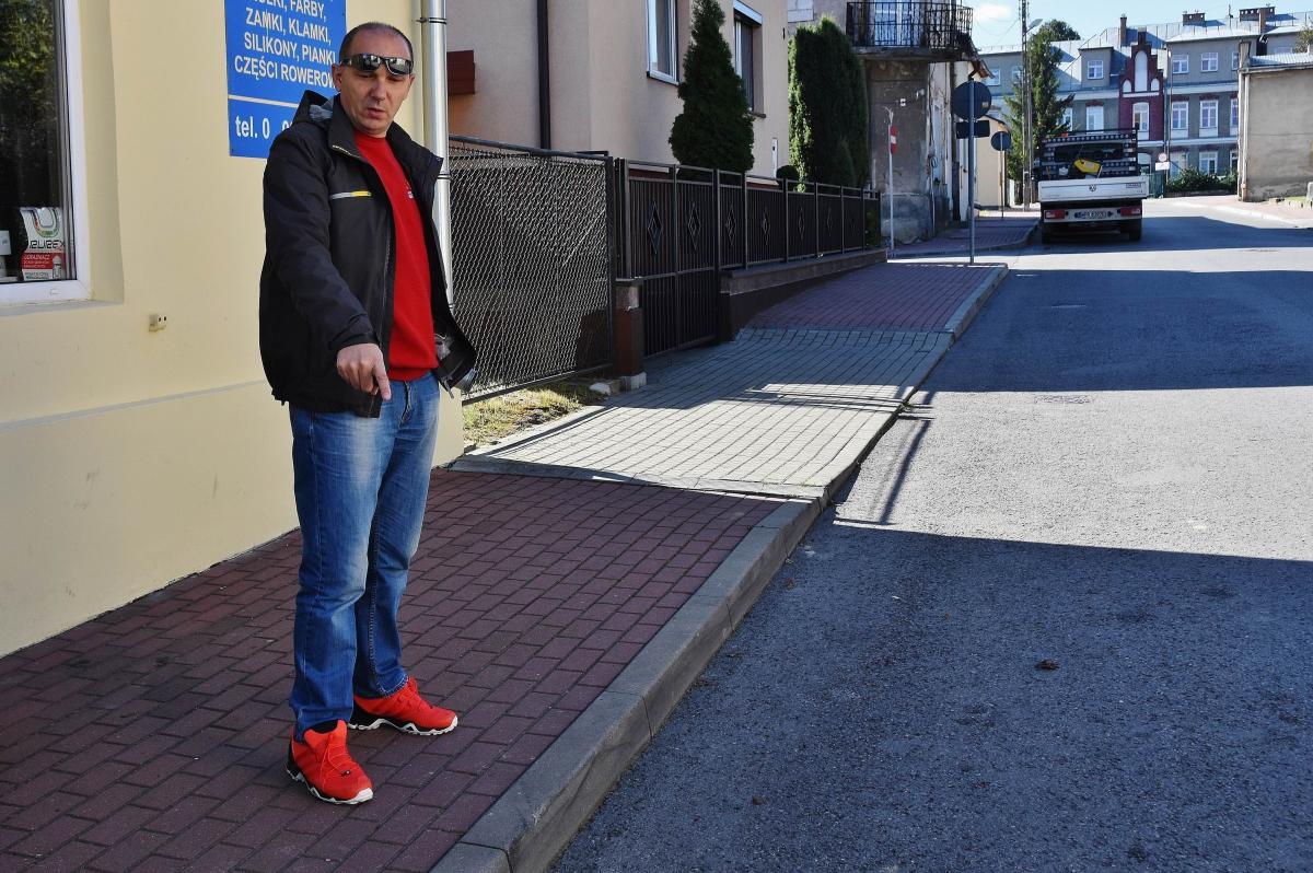 – Dręczy mnie policjant – twierdzi pan Janusz