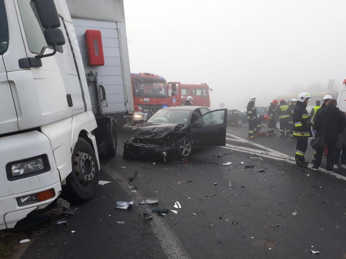 Kraksa z udziałem 4 samochodów