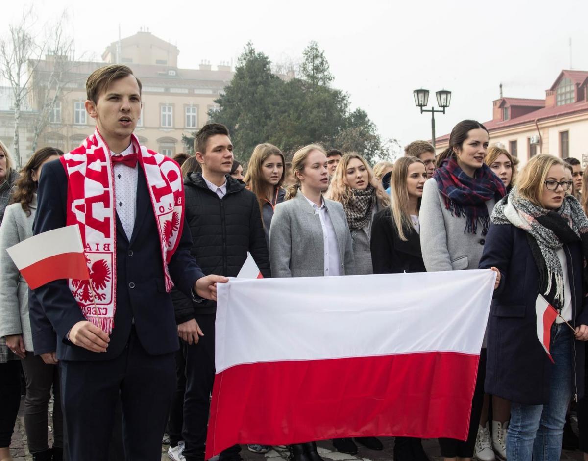 O godzinie 11.11 w Jarosławiu zaśpiewali hymn [ZDJĘCIA]