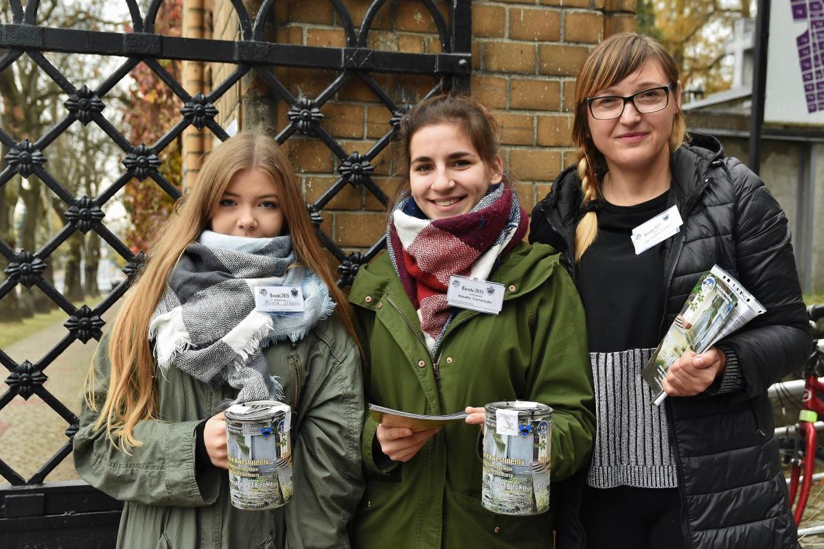 Bardzo dobre wyniki kwest na cmentarzach [ZDJĘCIA]