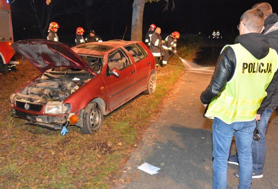 Zginął 26-letni kierowca. Zjechał do rowu i dachował [ZDJĘCIA]