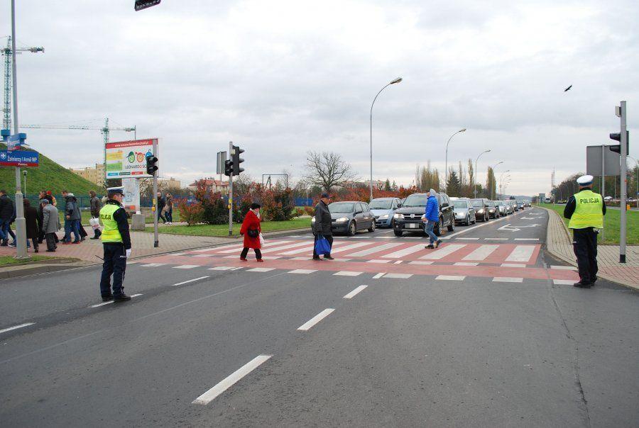 Więcej kontroli na drogach. Dziś rusza policyjna akcja „Znicz 2018”