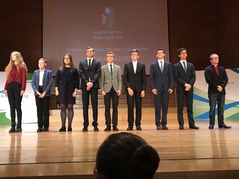 Uczennica SP 11 ze stypendium Zarządu Województwa Podkarpackiego
