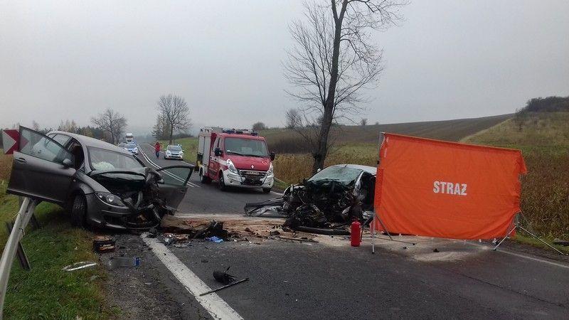 Tragiczny wypadek. Kierowca peugeota zginął na miejscu [ZDJĘCIA]