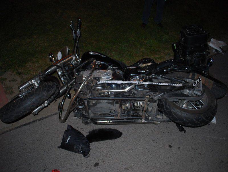 Zderzenie osobówki i motocykla. Małżeństwo w szpitalu