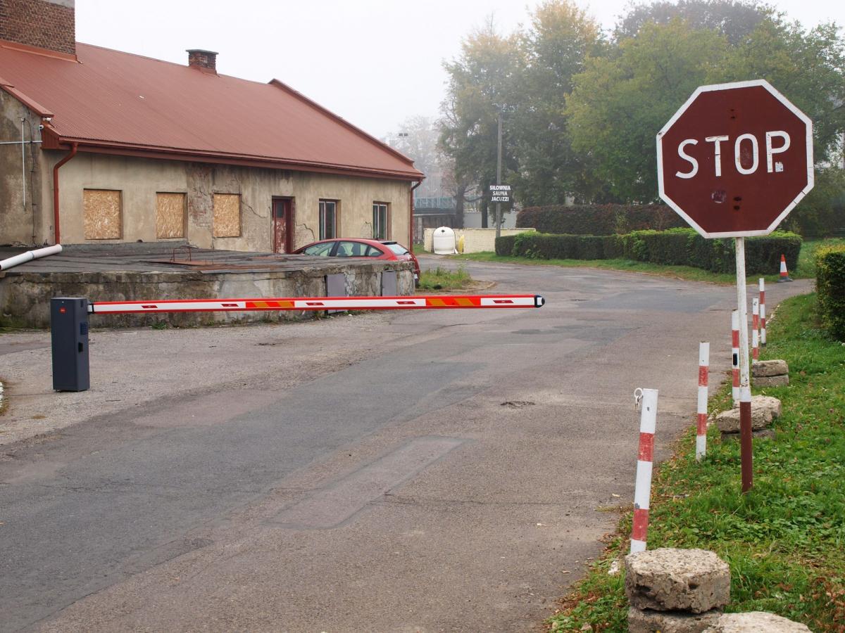 Dzierżawa części, a szlaban na cały parking POSiR