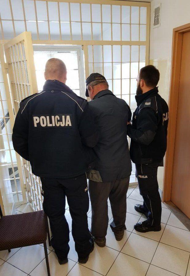 Oferował policjantom 2 tys. zł za sfałszowanie dokumentacji służbowej