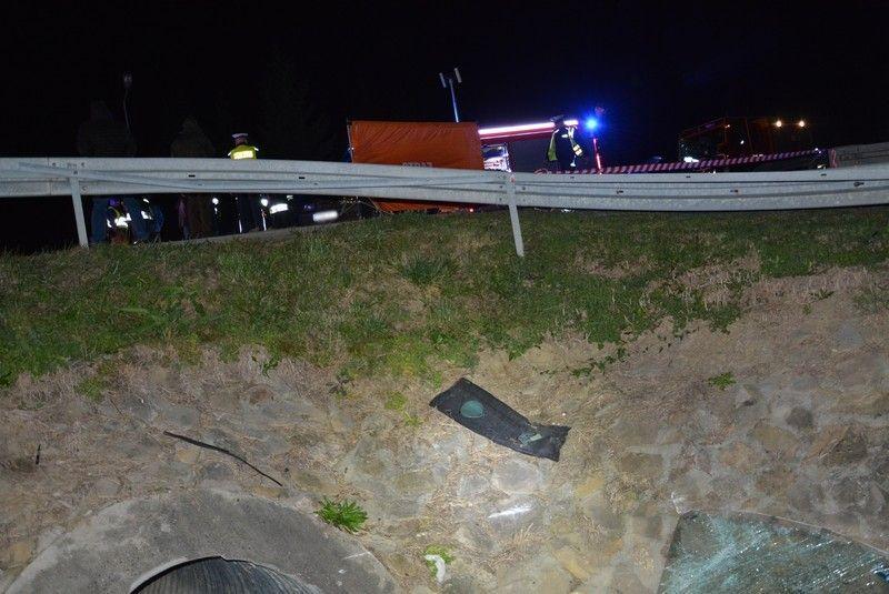 19-latek autem dostawczym wjechał w cinquecento. Zginęły dwie osoby