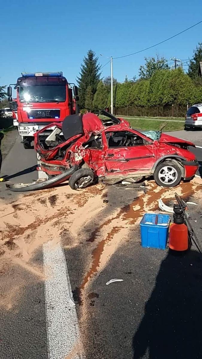 Tragiczny wypadek w Babicy. Zginął kierowca opla. Blokada drogi [ZDJĘCIA]