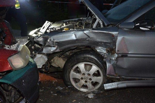 Czołówka hondy z oplem. 6 osób w szpitalu [ZDJĘCIA]