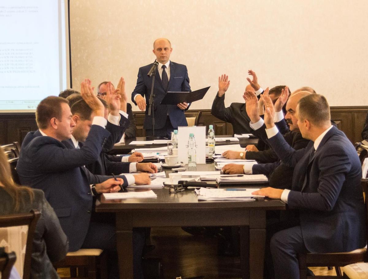 Kupują, sprzedają, wymieniają. Sesja rady pod znakiem obrotu nieruchomościami