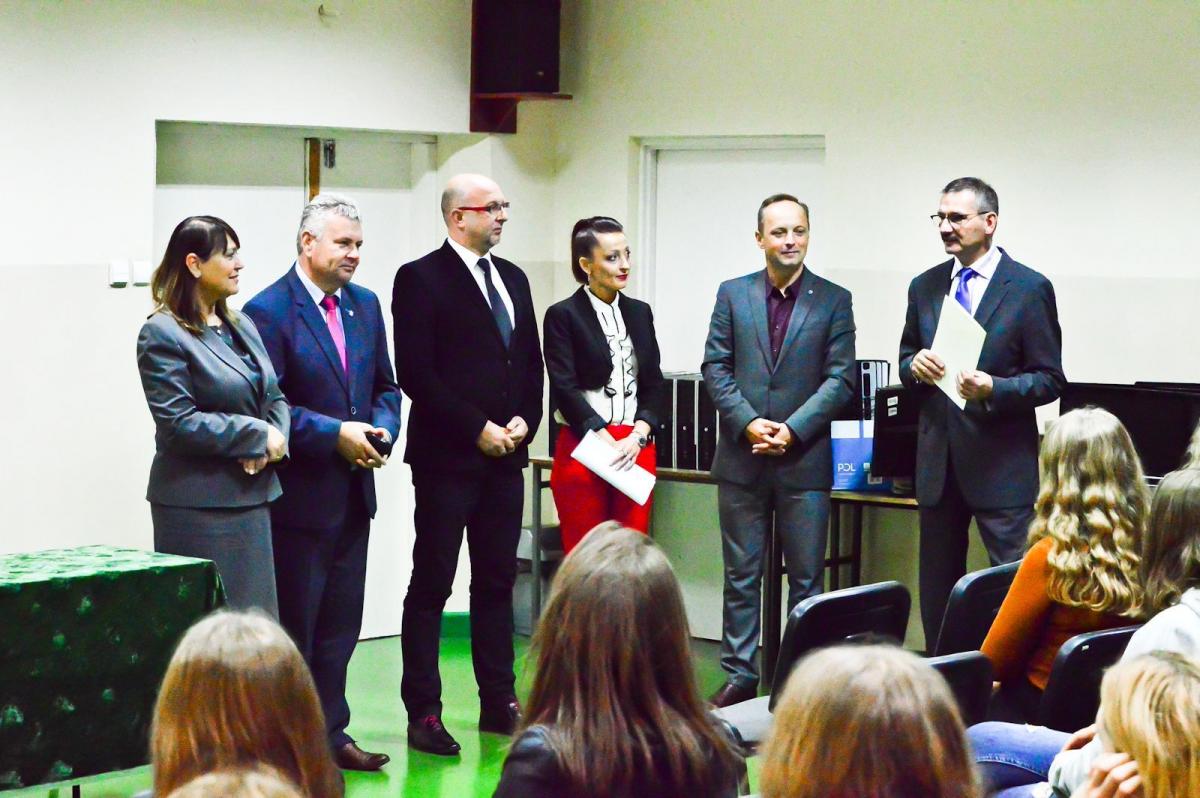 20 zestawów komputerowych dla „Morawy”