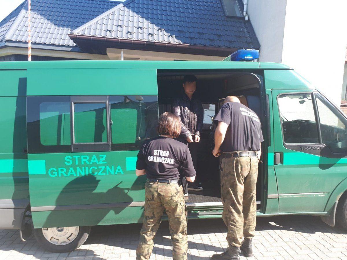 15 tys. dolarów za zorganizowanie przerzutu