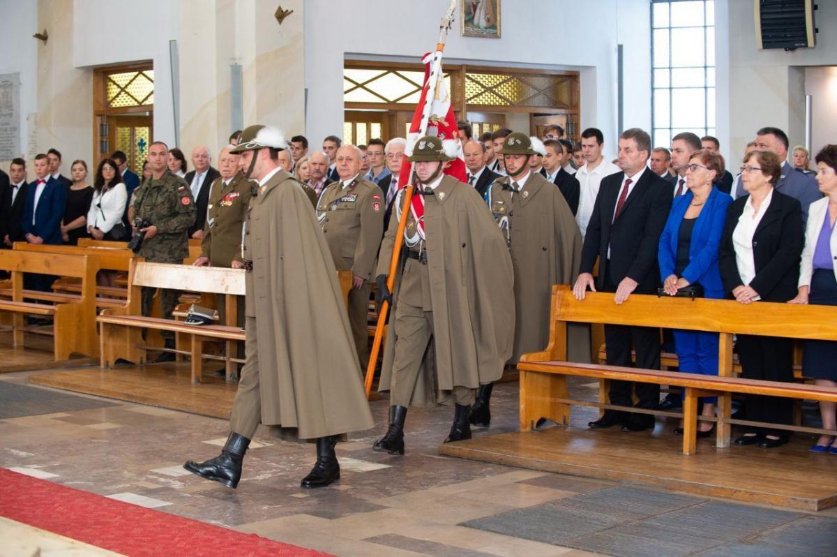 Piękny jubileusz szkoły imienia generała Kustronia w Lubaczowie [ZDJĘCIA]