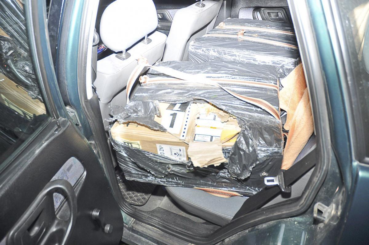 Seat pełen papierosów o wartości 27,5 tysiąca zł