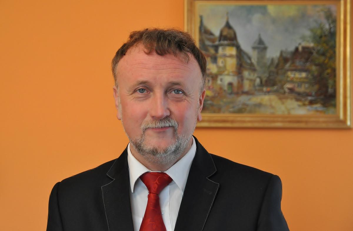 Czy wójt Składowski obiecuje gruszki na wierzbie, powołując się na koneksje?
