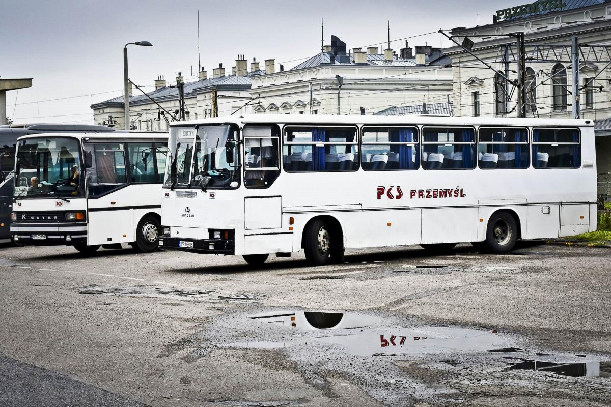 PKS na skraju przepaści? Firma ma potężne zadłużenie, a pracownicy nie dostają pensji w terminie