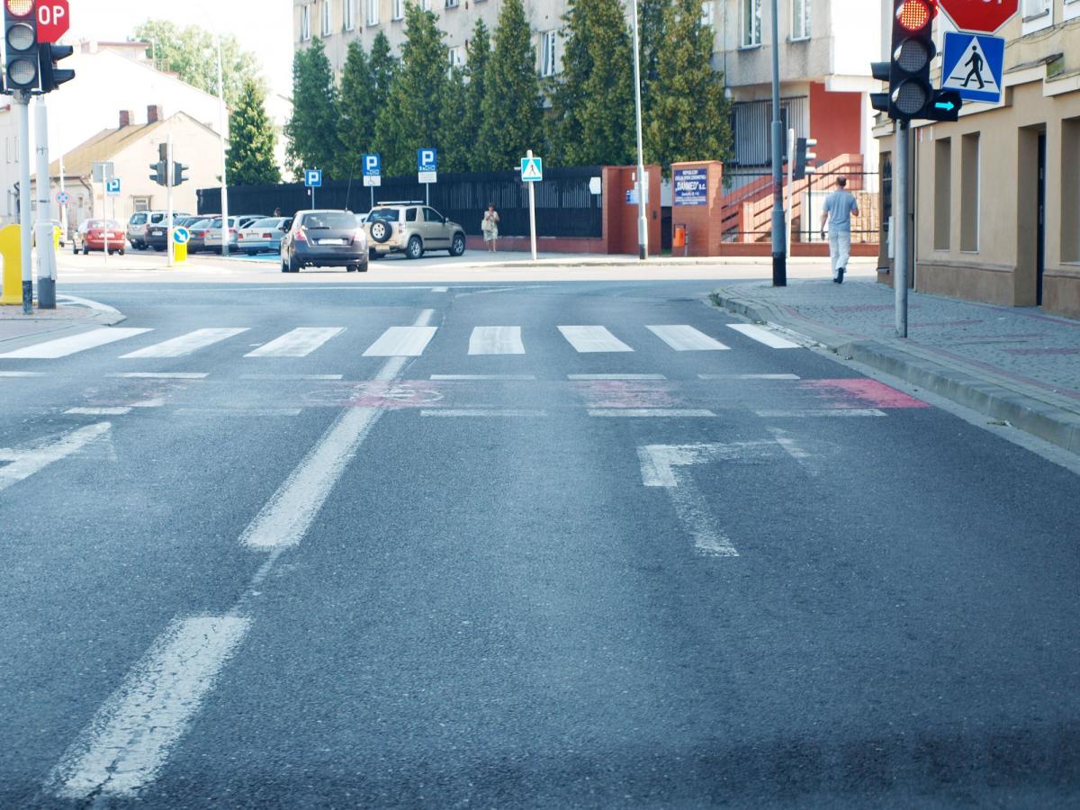 Nie będzie malowania pasów na jezdniach. Nie ma pieniędzy