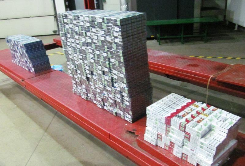 Kontrabanda warta 44,5 tysiąca złotych ukryta w tunelach