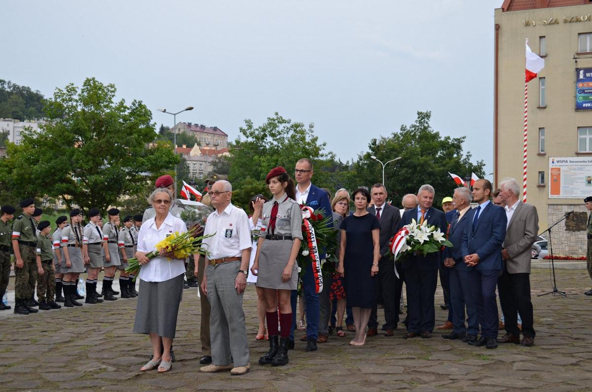 Rocznica powstania warszawskiego. Odbębnione i do przodu… [ZDJĘCIA]