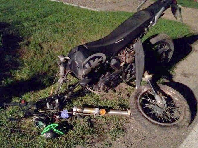 17-latek z 1,5 promila i bez prawa jazdy uderzył w betonowy przepust