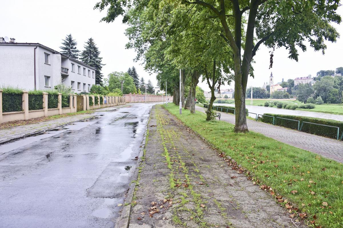 Deptak nad Sanem – wizytówka miasta czy relikt nadgryziony zębem czasu? [ZDJĘCIA]