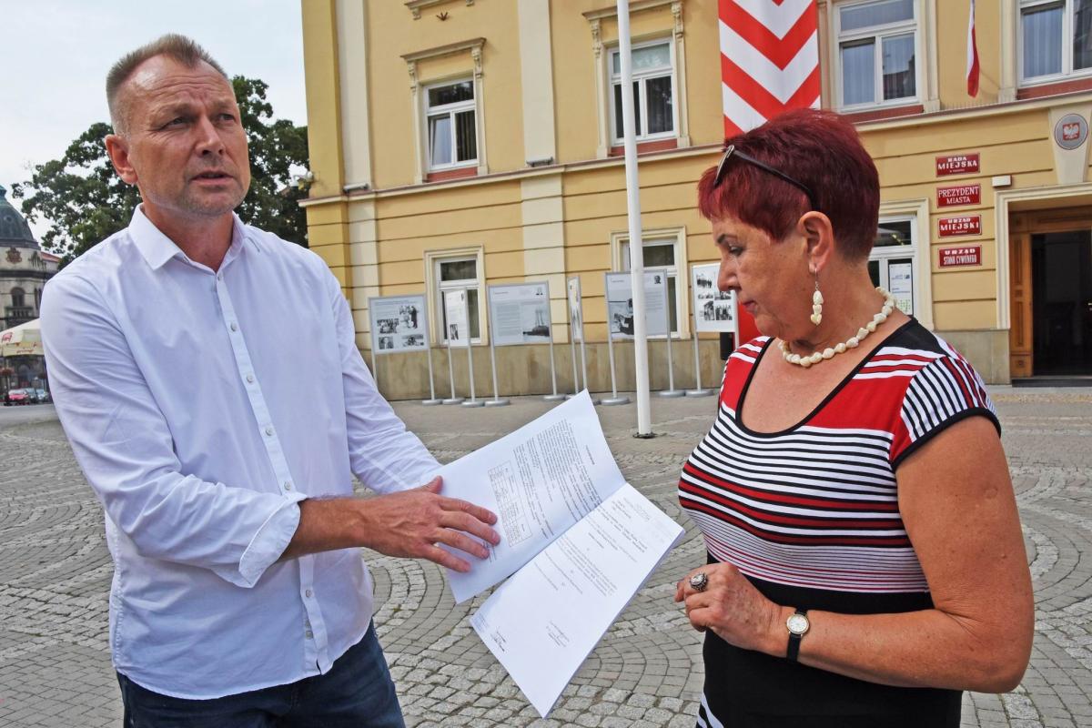 – Uchwały są wrzucane naprędce – mówią radni PO