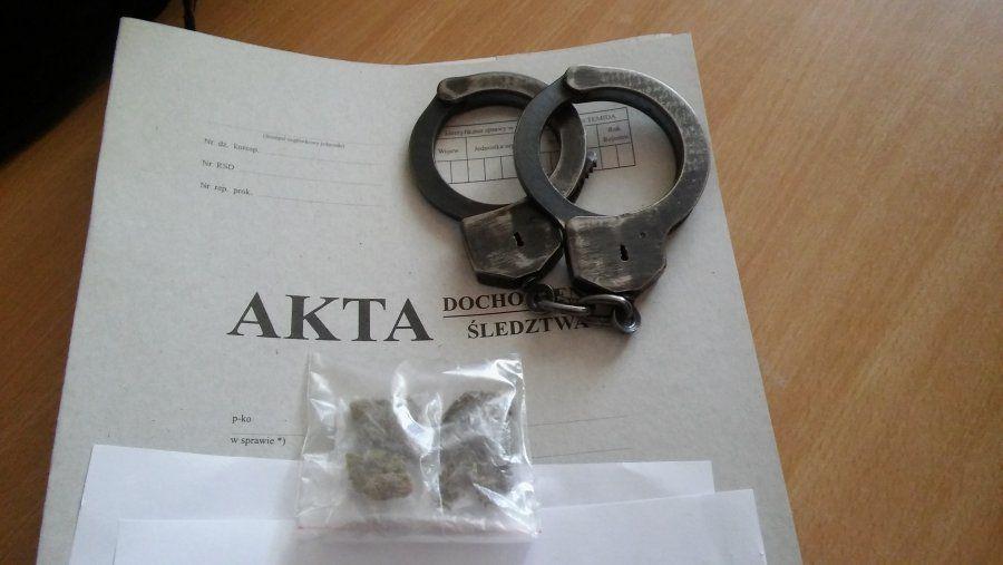 Wpadł z marihuaną i młynkiem. Grozi mu do 3 lat