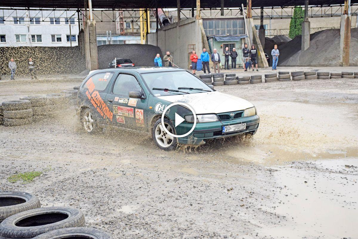 Błoto, zakręty, adrenalina – zawody na torze Drift&Race Przemyśl! [WIDEO]