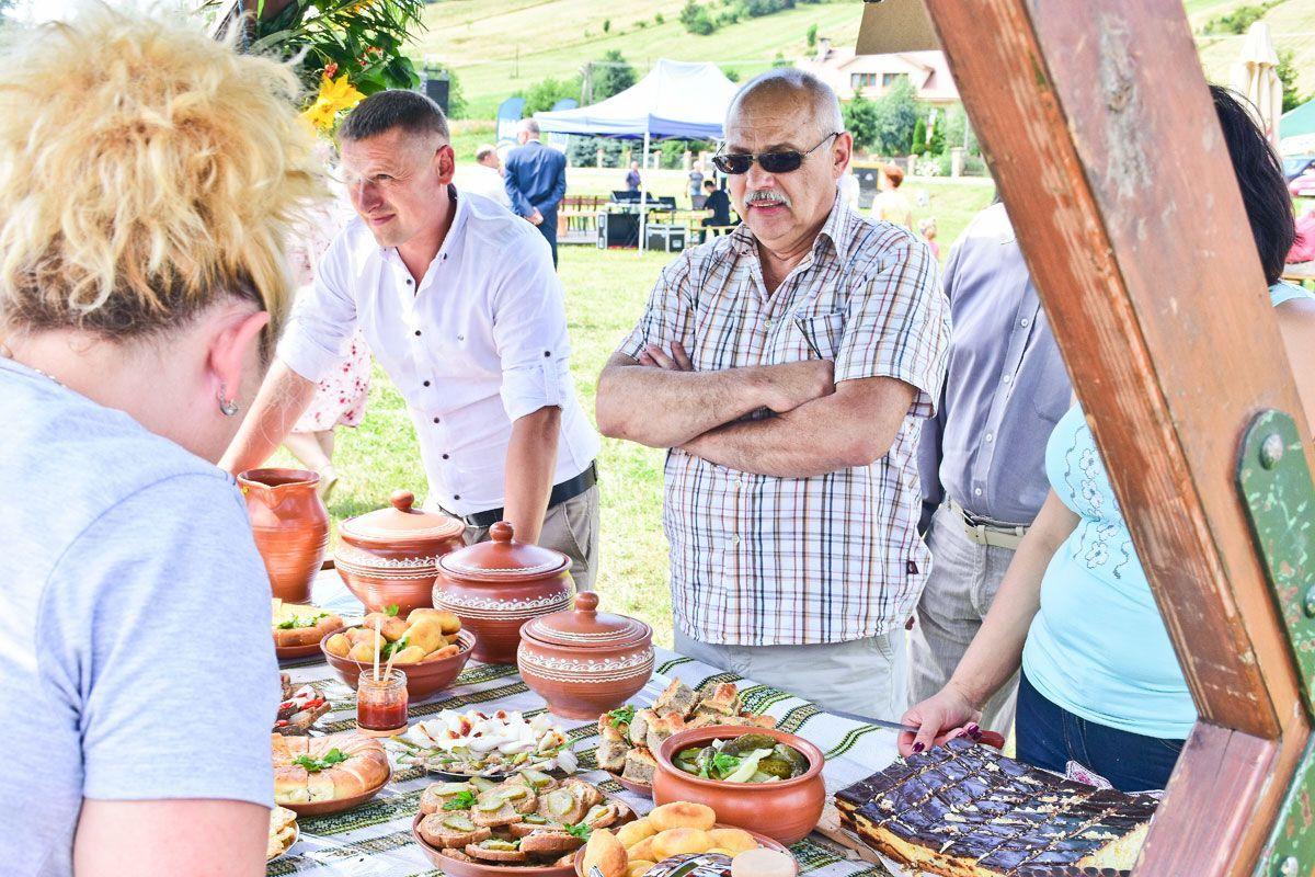Stół połączył ludzi w Huwnikach. VI Festiwal Smaków Wyszehradzkich [ZDJĘCIA]