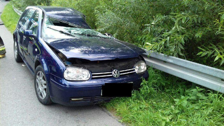 Ranna kobieta w zderzeniu volkswagena z isuzu