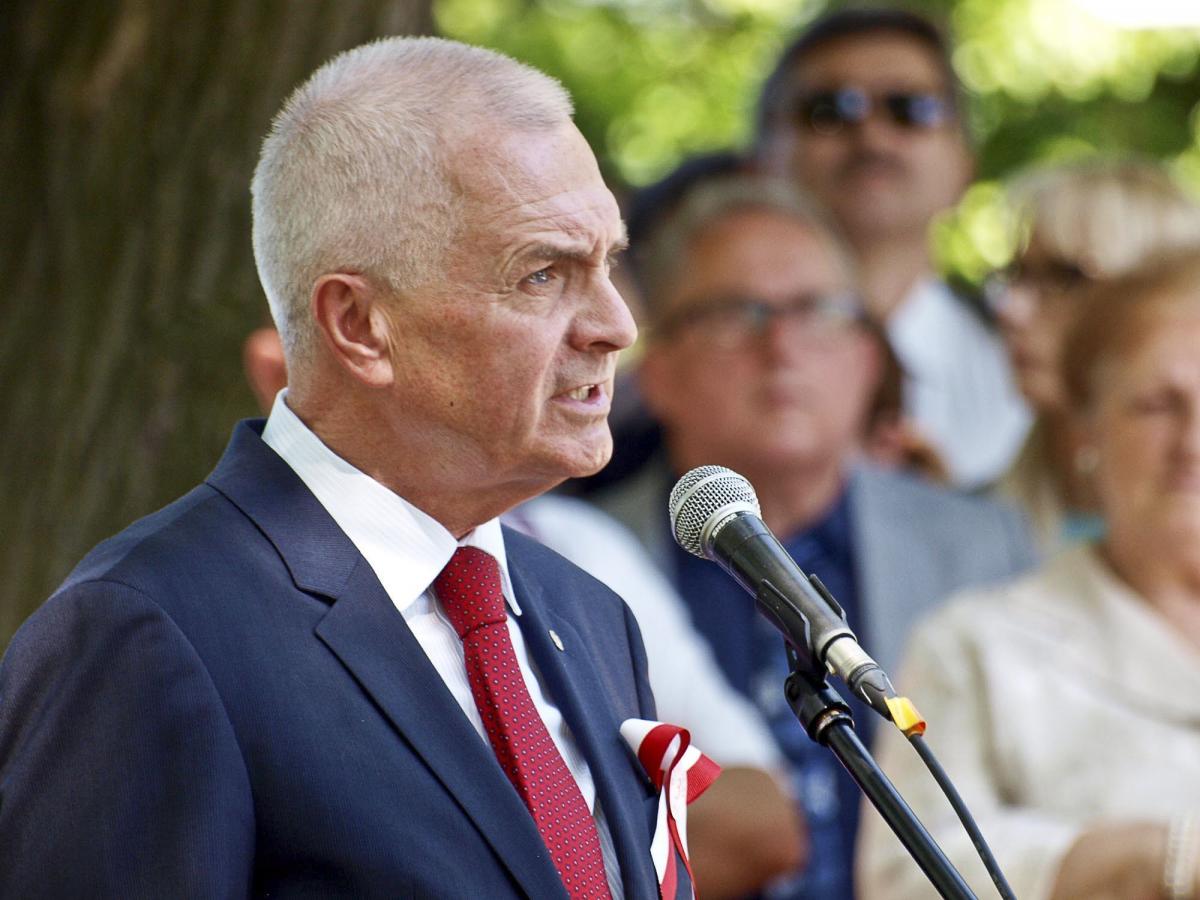 Prezydent Choma będzie zarabiać 1,5 tys. zł mniej