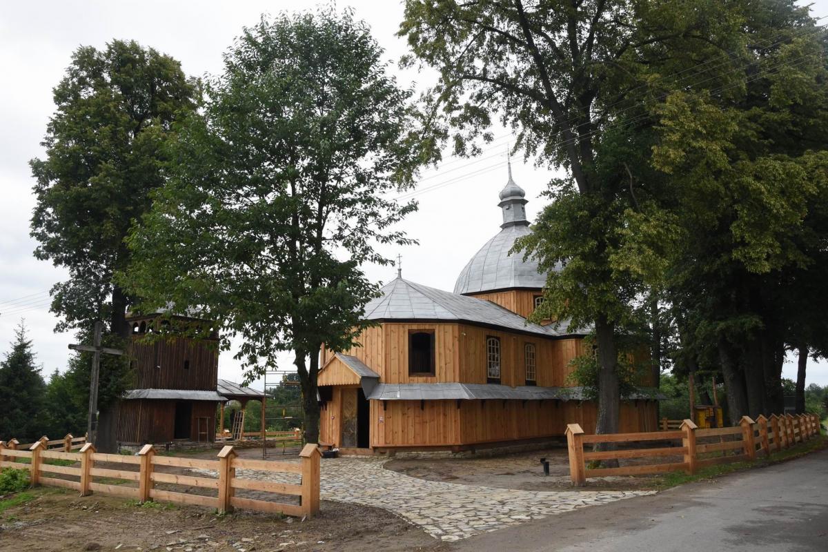 Zabytkowa cerkiew wyremontowana. Burmistrz służył w niej jako ministrant