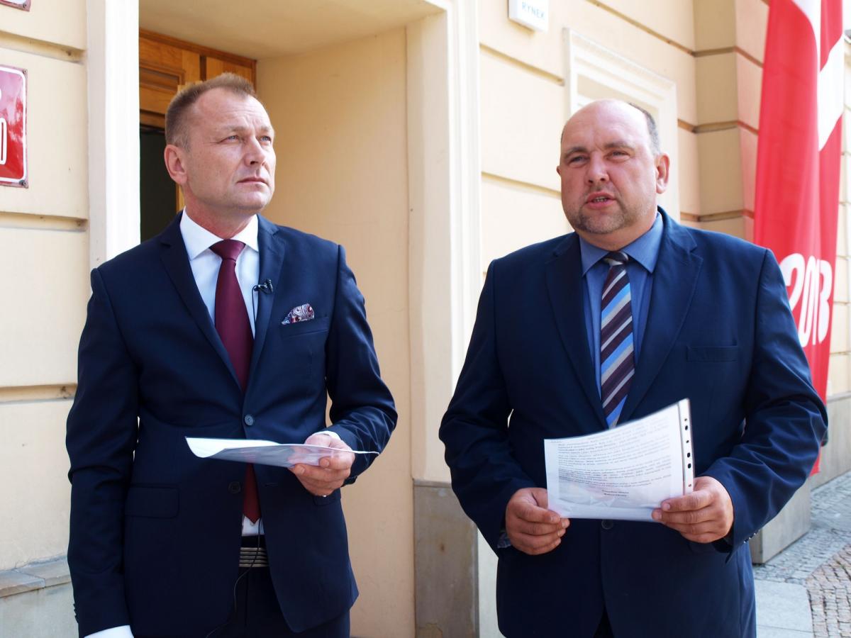Protest przeciw wykorzystywaniu miejskiej strony do kampanii