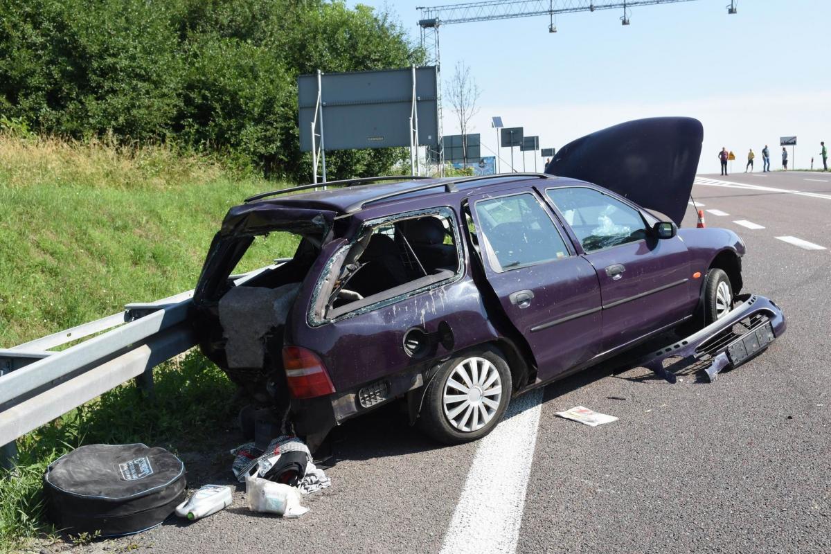 Groźny wypadek, dwoje rannych. Władze postulują o przebudowę drogi