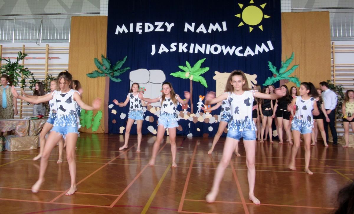 „Między nami jaskiniowcami”