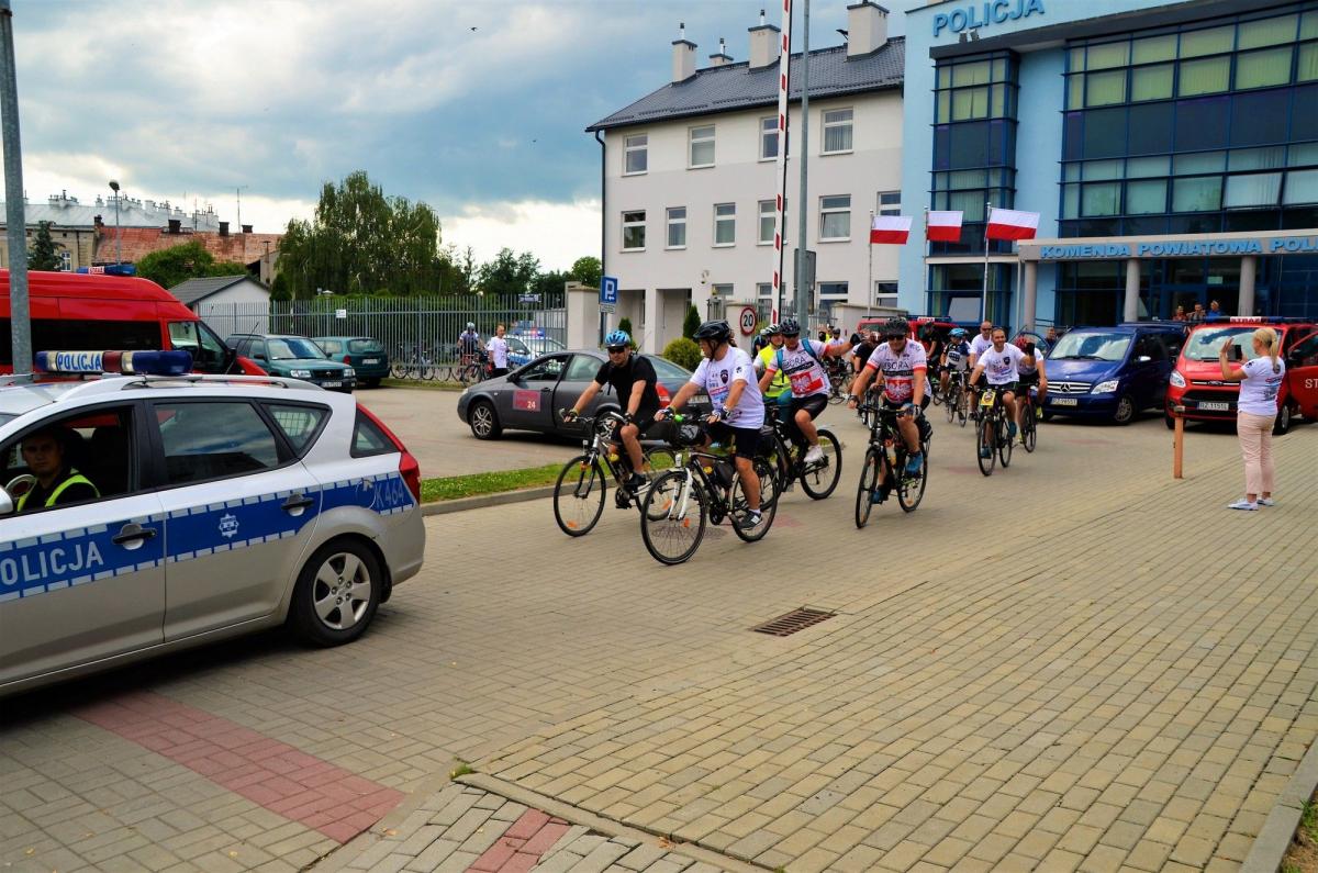 Mundur na rowerze. Mundurowi kręcili dla Marcina i Arka [ZDJĘCIA]