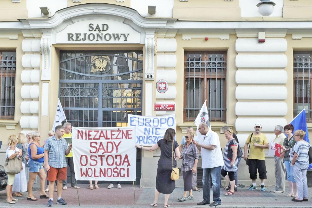 W Przemyślu manifestowano w obronie sądów