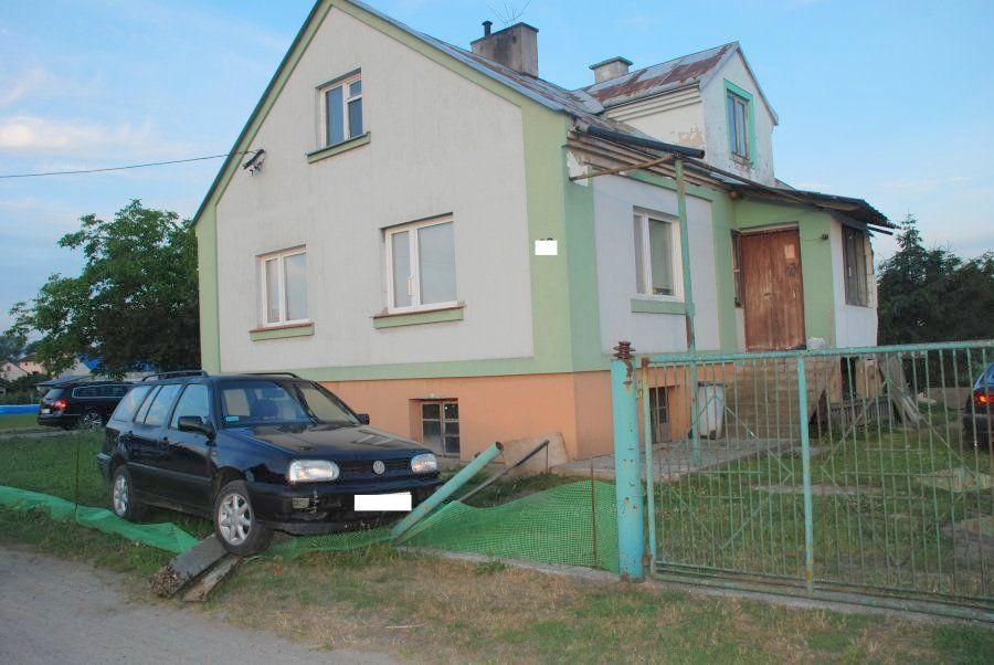 22-latek uciekał przed policjantami. Chciał staranować radiowóz