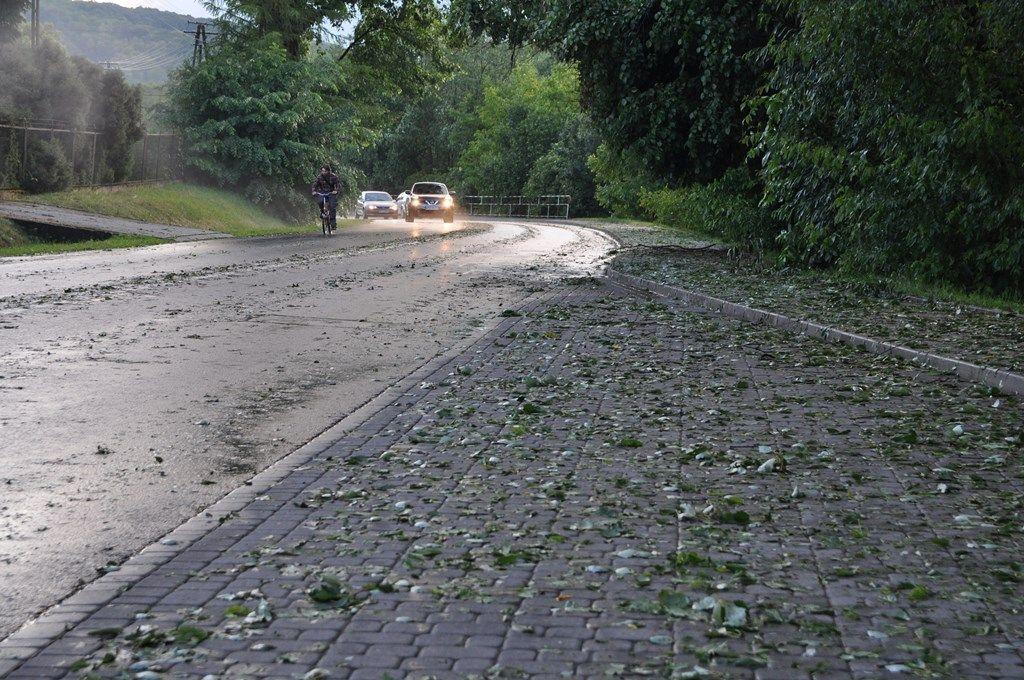 Uwaga, nad Podkarpacie nadciągają burze z gradem!