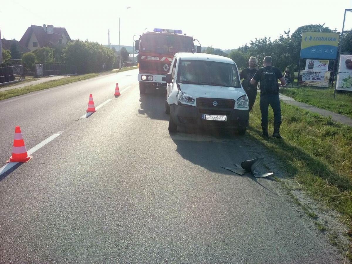 Motorowerzysta uderzył w fiata [ZDJĘCIA]