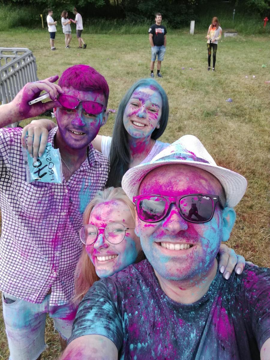 Tysiące baniek w powietrzu. Festiwal Kolorów w Przemyślu [ZDJĘCIA]