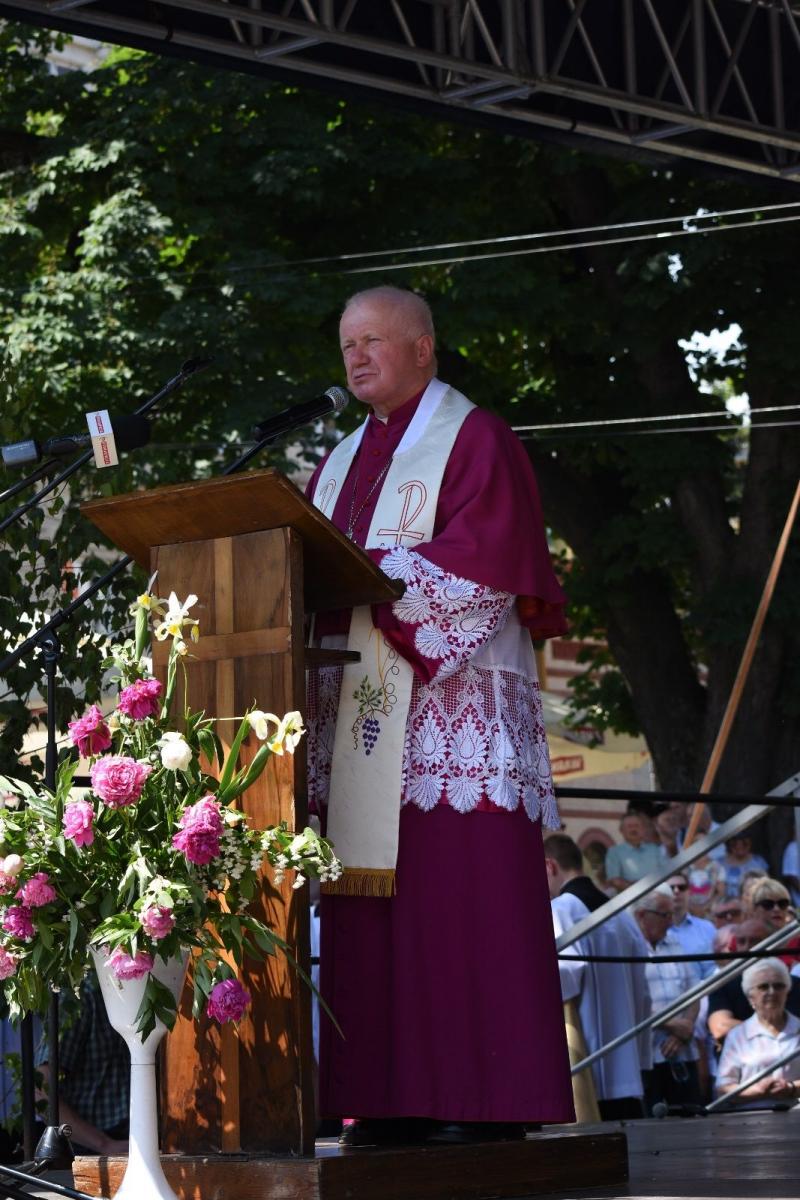 Abp Szal: Niech niedziela rzeczywiście będzie dla Chrystusa