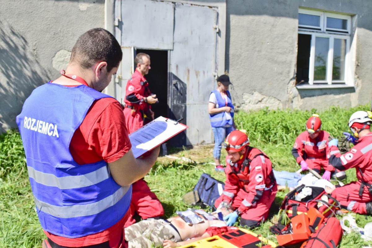 Wypadek na bocznicy kolejowej i w gospodarstwie