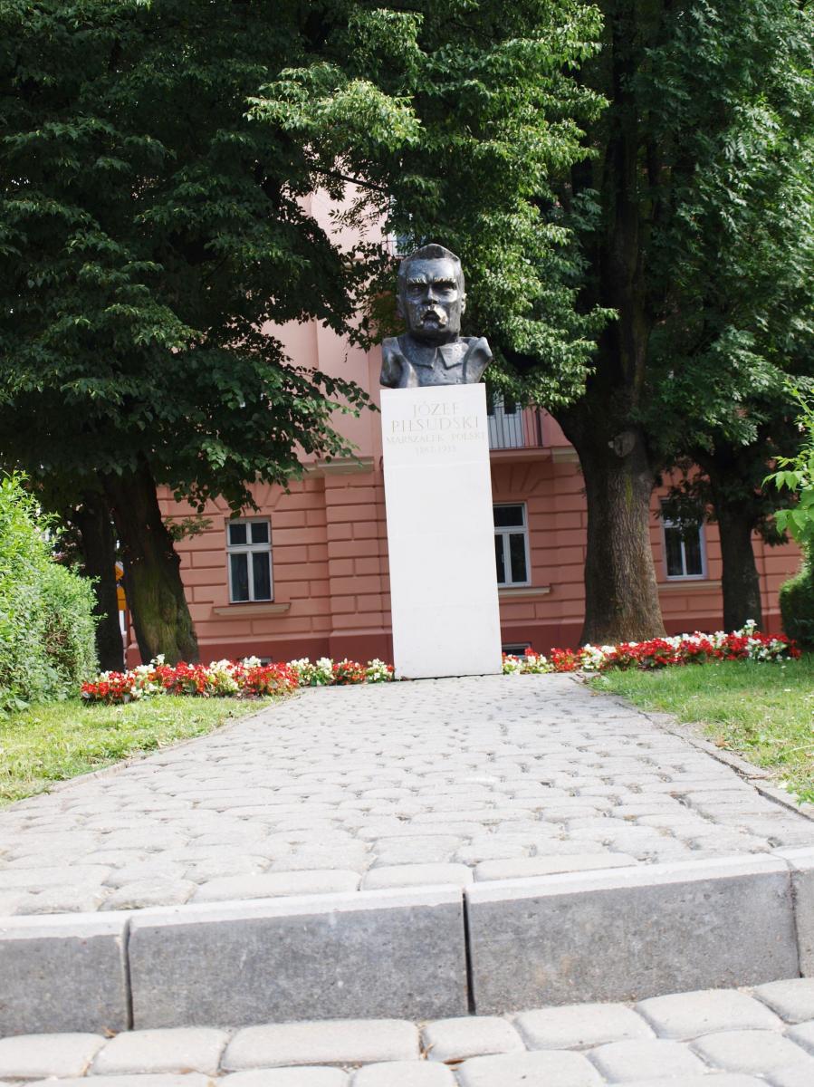 Będzie modernizacja placu z pomnikiem Piłsudskiego