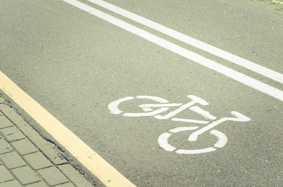 Rowerzystka ranna po zderzeniu z ciężarowym iveco